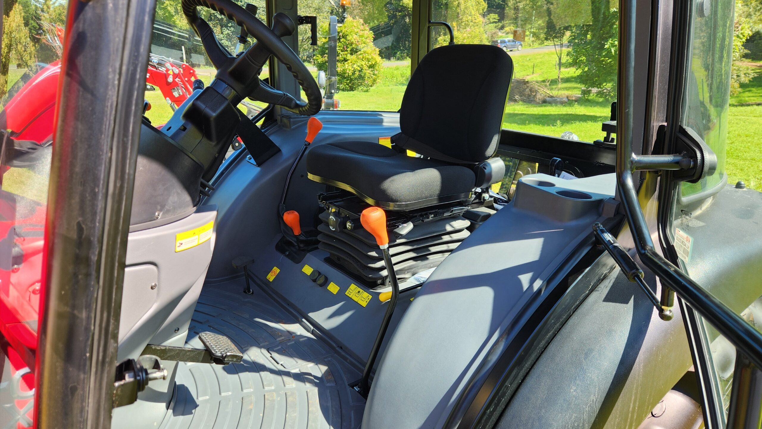 Solis S50 Air Cabin 4 in 1 Loader